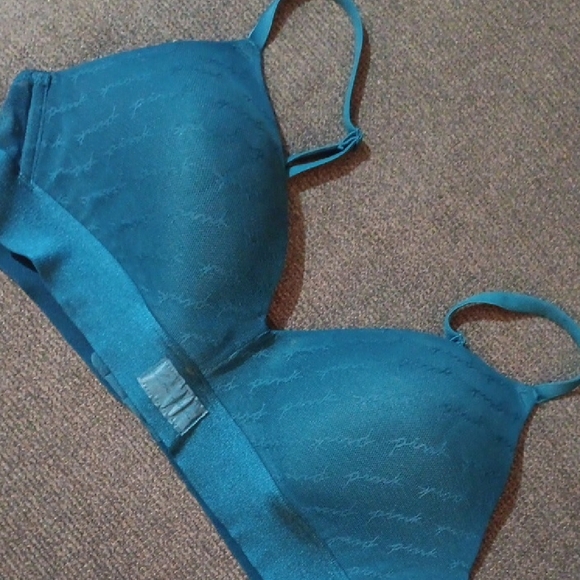 🤠Victoria's Secret Pink Lightly Padded Bra Size 34C - Picture 1 of 6